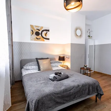 Clicktheflat Wolska