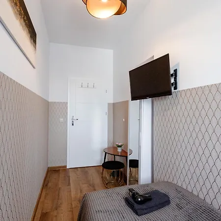 Clicktheflat Wolska *